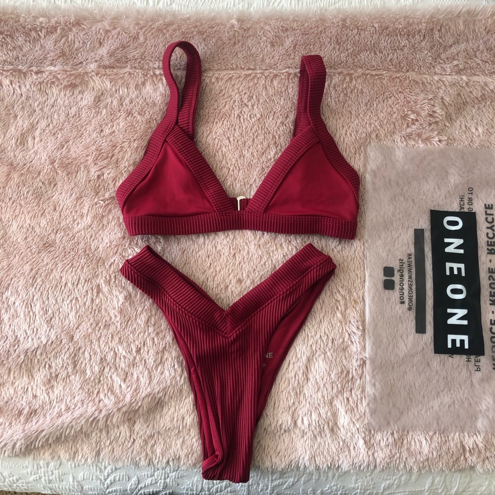 Oneone Swim Kameron & Jesse set Merlot